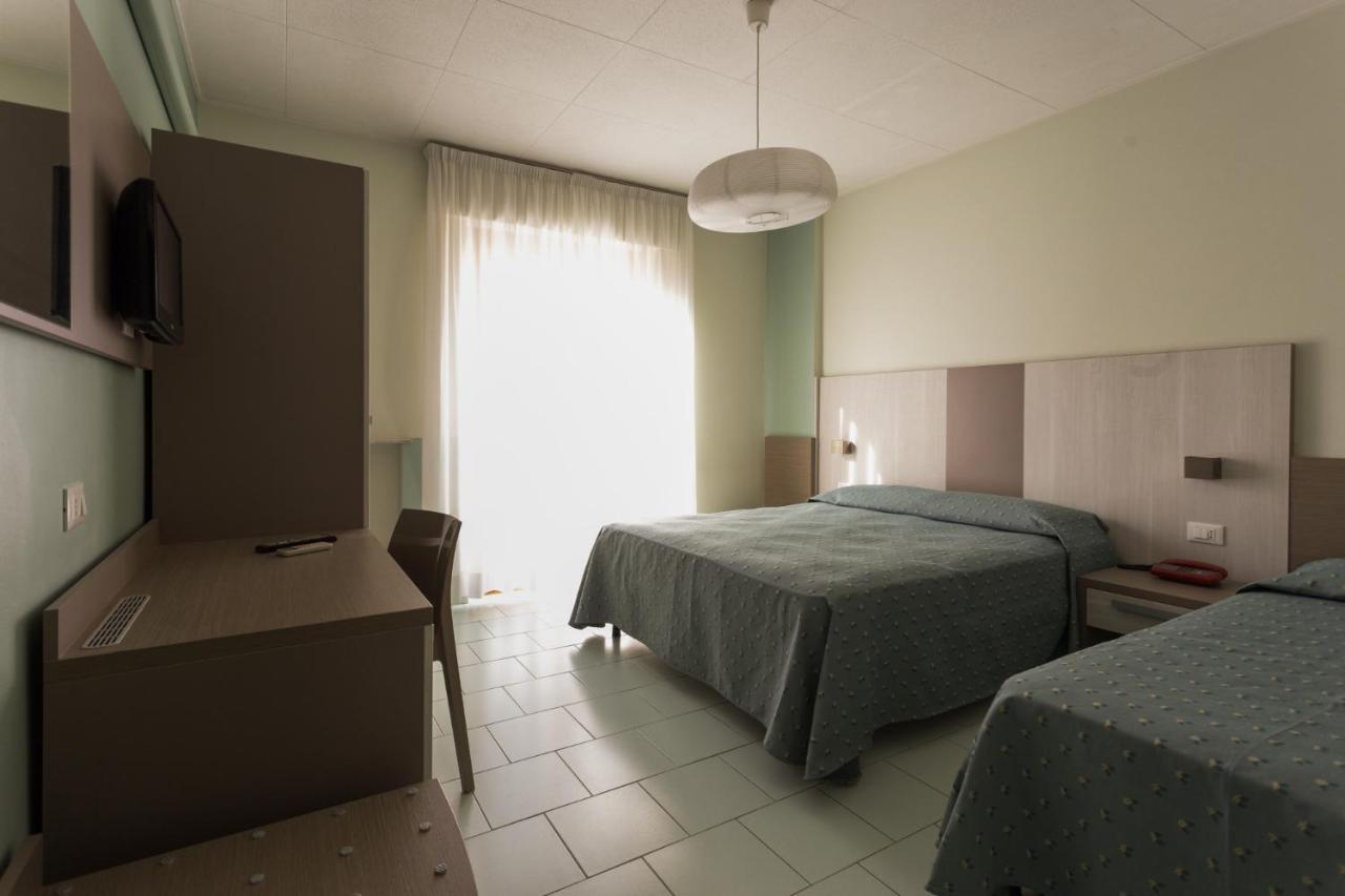 Hotel Jollino Dependance Pineto Buitenkant foto